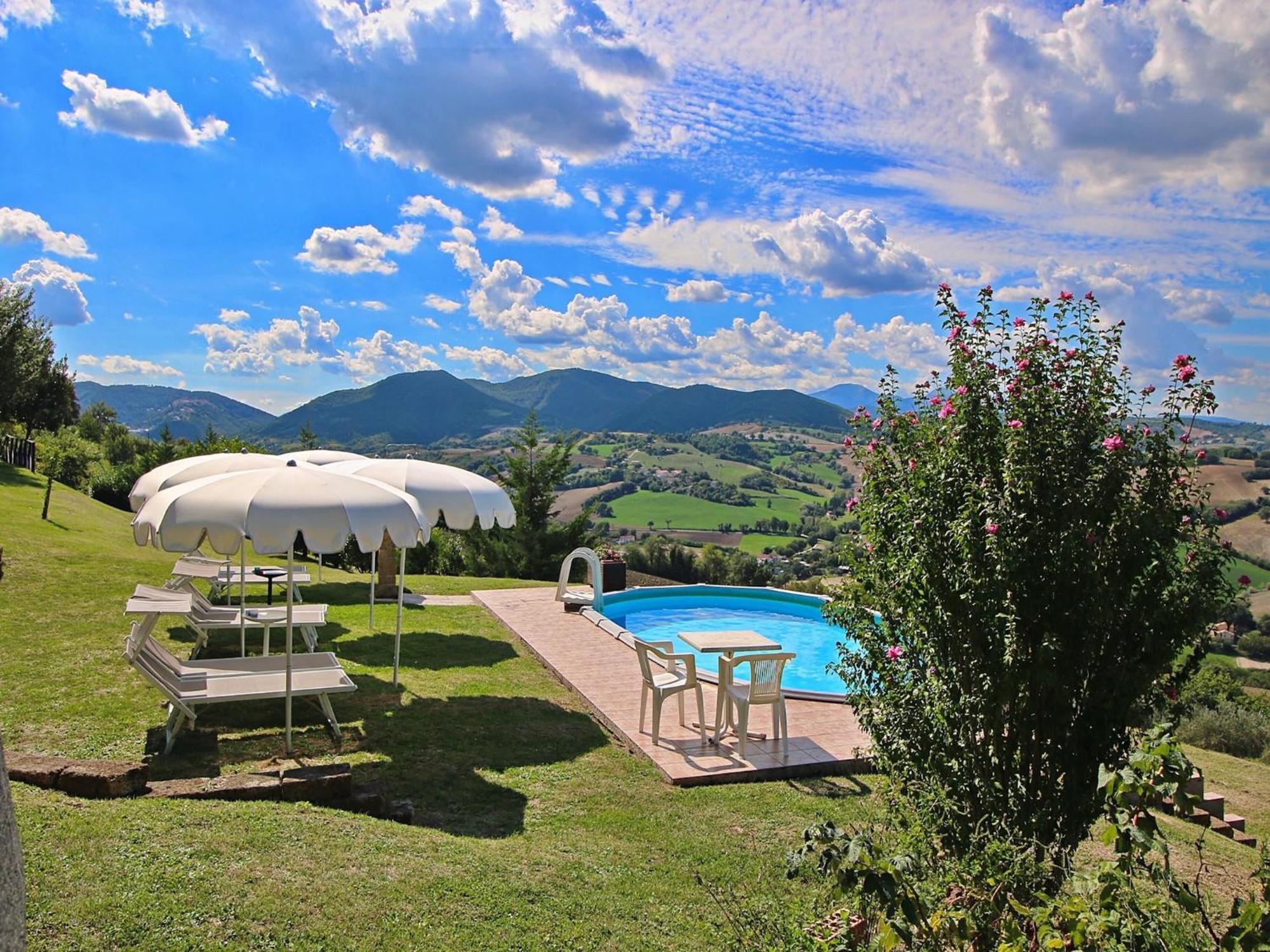 Nice Flat In Arcevia With Swimming Pool Esterno foto