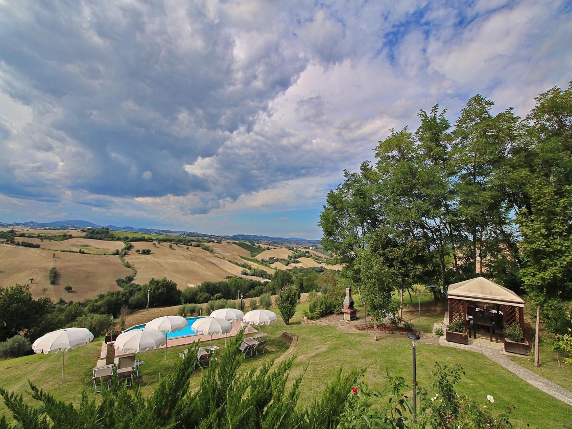 Nice Flat In Arcevia With Swimming Pool Esterno foto