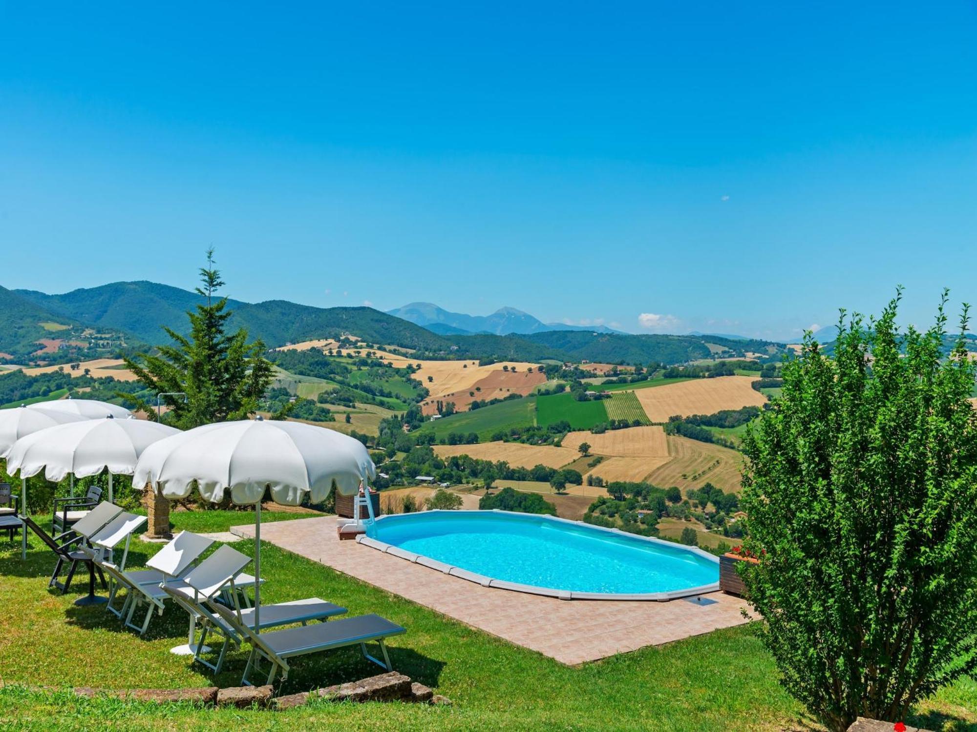 Nice Flat In Arcevia With Swimming Pool Esterno foto